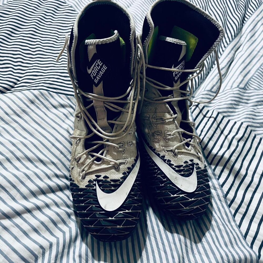 Nike Men's White and Black Footwear